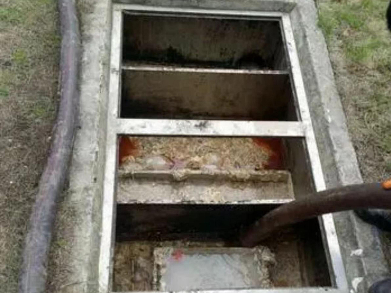 王场镇隔油池清理